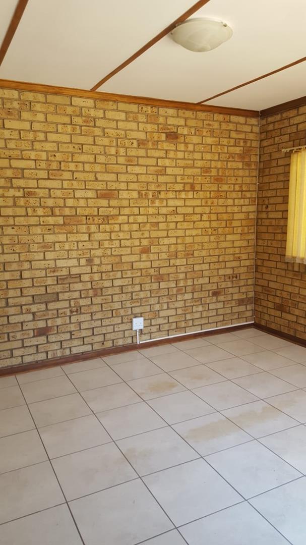 To Let 2 Bedroom Property for Rent in Langenhovenpark Free State